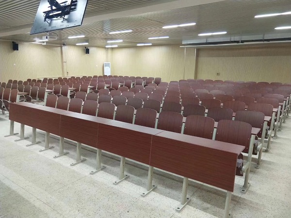 為什么市場上的階梯課桌椅價格相差這么大？